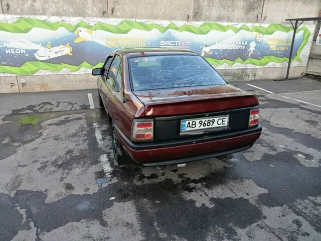 Червоний Опель Вектра, об'ємом двигуна 1.8 л та пробігом 385 тис. км за 1400 $, фото 2 на Automoto.ua