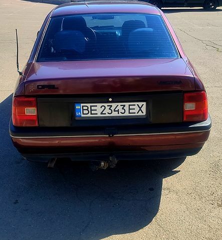 Опель Вектра 1991 в Николаеве на Automoto.ua Красный Опель Вектра, объемом двигателя 1.8 л и пробегом 300 тыс. км за 1600 $, фото 2 на Automoto.ua