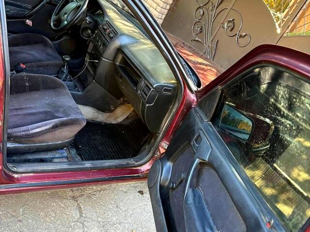 Красный Опель Вектра, объемом двигателя 2 л и пробегом 300 тыс. км за 1250 $, фото 6 на Automoto.ua