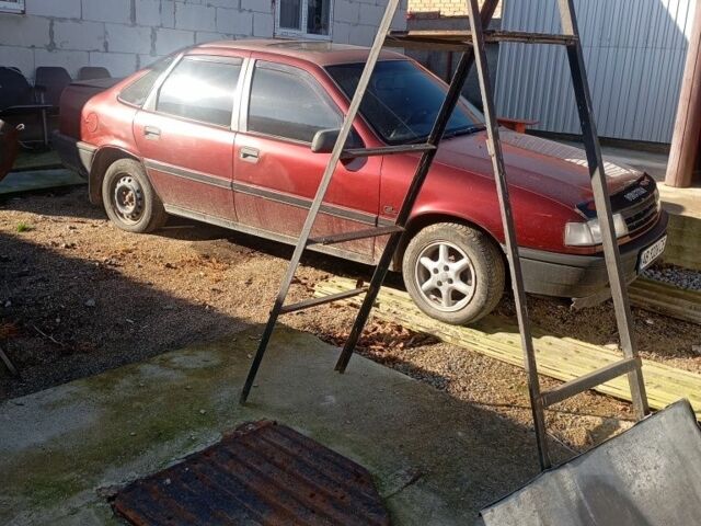 Красный Опель Вектра, объемом двигателя 1.8 л и пробегом 323 тыс. км за 1200 $, фото 1 на Automoto.ua