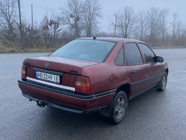 Красный Опель Вектра, объемом двигателя 1.8 л и пробегом 777 тыс. км за 2000 $, фото 3 на Automoto.ua