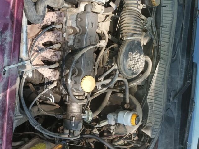 Красный Опель Вектра, объемом двигателя 1.6 л и пробегом 400 тыс. км за 1350 $, фото 7 на Automoto.ua