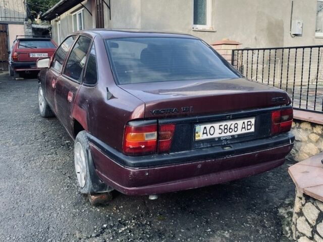 Красный Опель Вектра, объемом двигателя 1.8 л и пробегом 300 тыс. км за 650 $, фото 2 на Automoto.ua