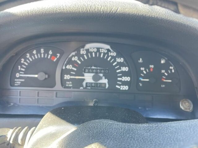 Червоний Опель Вектра, об'ємом двигуна 2 л та пробігом 356 тис. км за 1000 $, фото 7 на Automoto.ua