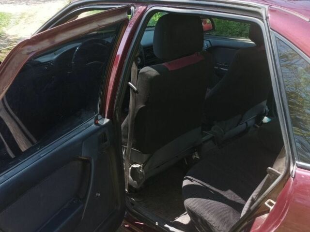 Красный Опель Вектра, объемом двигателя 1.6 л и пробегом 400 тыс. км за 1350 $, фото 3 на Automoto.ua