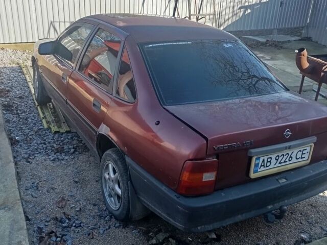 Красный Опель Вектра, объемом двигателя 1.8 л и пробегом 323 тыс. км за 1200 $, фото 3 на Automoto.ua