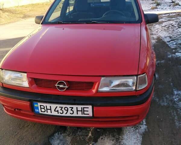 Красный Опель Вектра, объемом двигателя 1.7 л и пробегом 400 тыс. км за 800 $, фото 4 на Automoto.ua