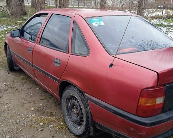 Красный Опель Вектра, объемом двигателя 1.8 л и пробегом 300 тыс. км за 1294 $, фото 4 на Automoto.ua