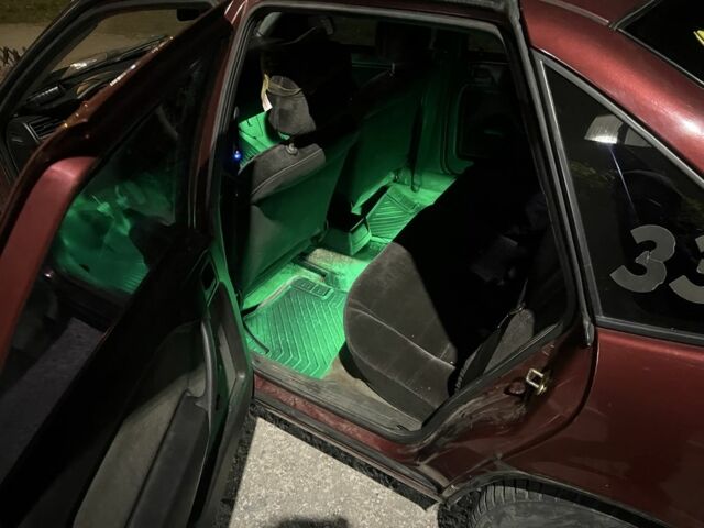 Красный Опель Вектра, объемом двигателя 1.8 л и пробегом 314 тыс. км за 2850 $, фото 7 на Automoto.ua