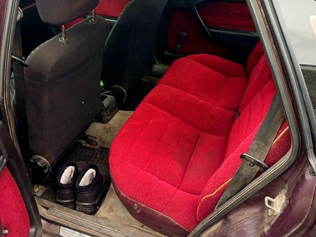 Красный Опель Вектра, объемом двигателя 2 л и пробегом 0 тыс. км за 850 $, фото 7 на Automoto.ua