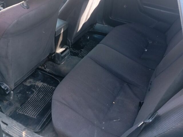 Красный Опель Вектра, объемом двигателя 1.8 л и пробегом 323 тыс. км за 1200 $, фото 5 на Automoto.ua