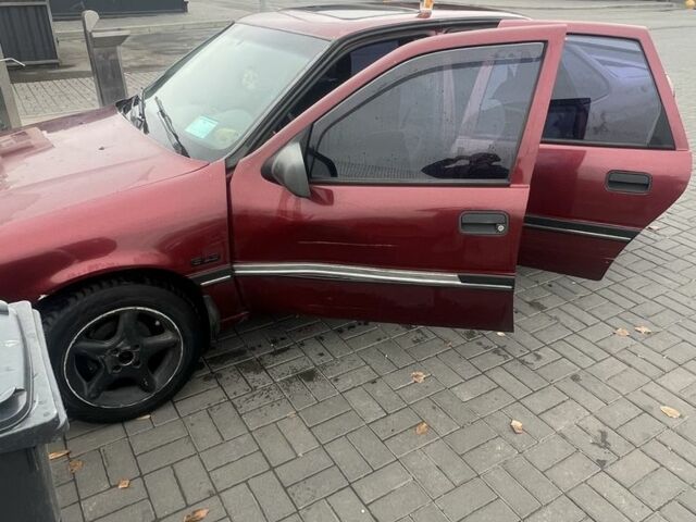 Красный Опель Вектра, объемом двигателя 1.8 л и пробегом 314 тыс. км за 2850 $, фото 5 на Automoto.ua