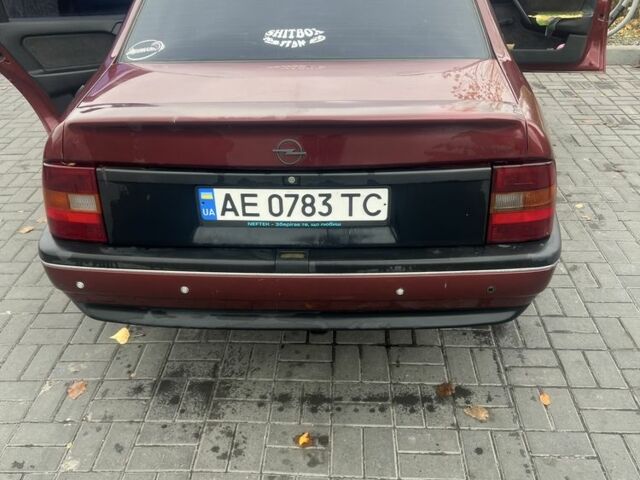 Красный Опель Вектра, объемом двигателя 1.8 л и пробегом 314 тыс. км за 2850 $, фото 1 на Automoto.ua