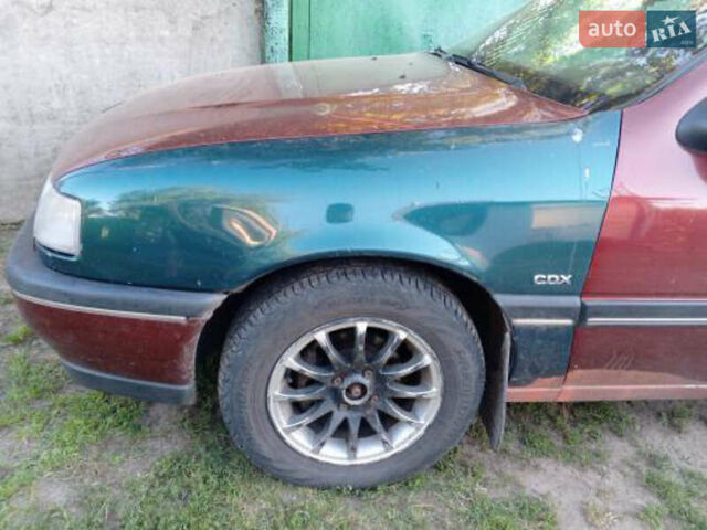 Красный Опель Вектра, объемом двигателя 1.8 л и пробегом 263 тыс. км за 1300 $, фото 6 на Automoto.ua