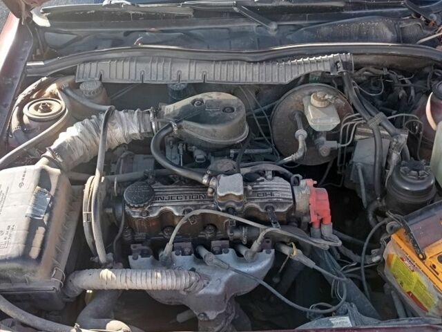 Красный Опель Вектра, объемом двигателя 1.8 л и пробегом 323 тыс. км за 1200 $, фото 6 на Automoto.ua