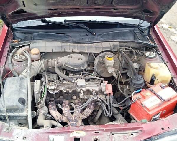 Красный Опель Вектра, объемом двигателя 1.8 л и пробегом 300 тыс. км за 1294 $, фото 8 на Automoto.ua