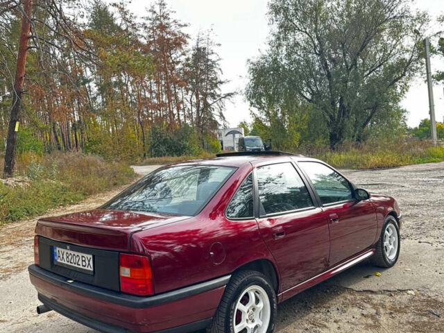 Красный Опель Вектра, объемом двигателя 1.8 л и пробегом 100 тыс. км за 2999 $, фото 3 на Automoto.ua