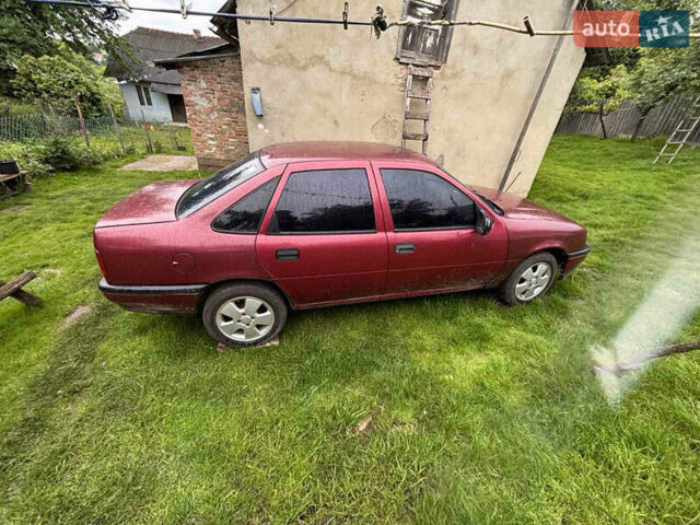 Красный Опель Вектра, объемом двигателя 1.69 л и пробегом 265 тыс. км за 1150 $, фото 4 на Automoto.ua