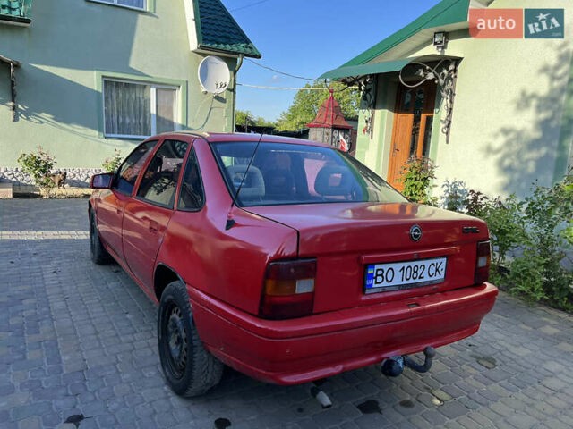 Красный Опель Вектра, объемом двигателя 1.6 л и пробегом 300 тыс. км за 680 $, фото 2 на Automoto.ua