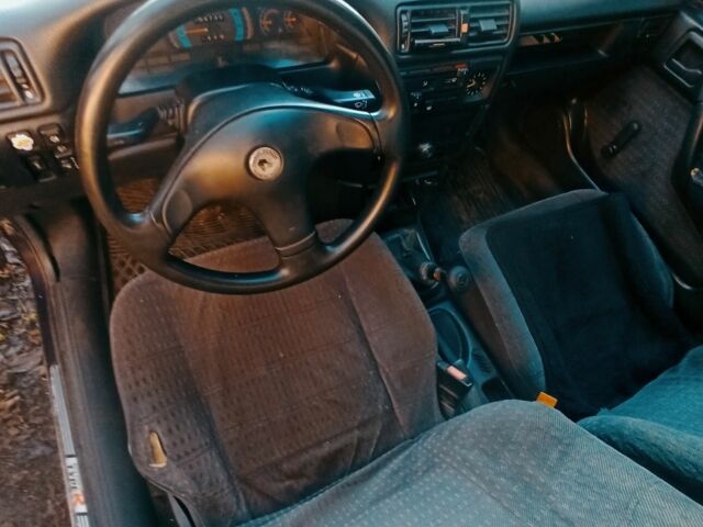 Красный Опель Вектра, объемом двигателя 2 л и пробегом 264 тыс. км за 1000 $, фото 9 на Automoto.ua