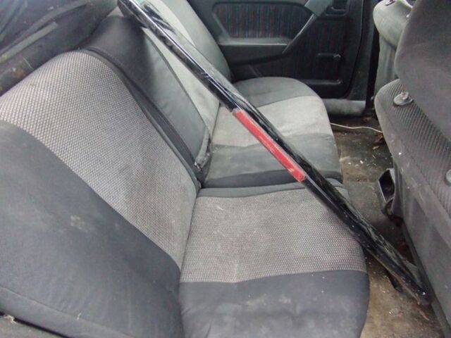 Красный Опель Вектра, объемом двигателя 2.2 л и пробегом 278 тыс. км за 800 $, фото 3 на Automoto.ua