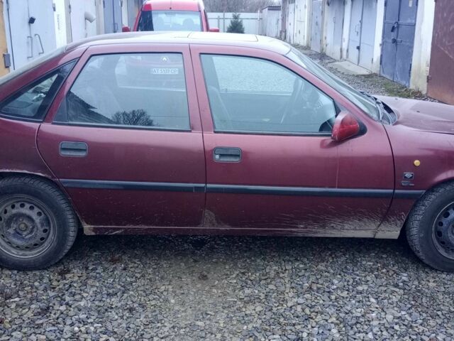 Красный Опель Вектра, объемом двигателя 1.6 л и пробегом 230 тыс. км за 2008 $, фото 5 на Automoto.ua