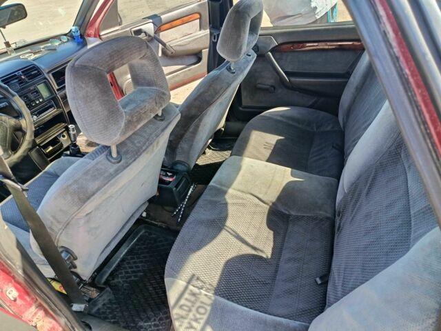 Красный Опель Вектра, объемом двигателя 2 л и пробегом 254 тыс. км за 1450 $, фото 9 на Automoto.ua