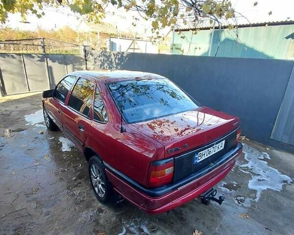 Красный Опель Вектра, объемом двигателя 1.6 л и пробегом 304 тыс. км за 1300 $, фото 5 на Automoto.ua