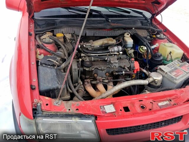 Красный Опель Вектра, объемом двигателя 1.6 л и пробегом 346 тыс. км за 2800 $, фото 5 на Automoto.ua