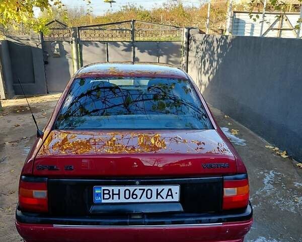 Красный Опель Вектра, объемом двигателя 1.6 л и пробегом 304 тыс. км за 1300 $, фото 1 на Automoto.ua