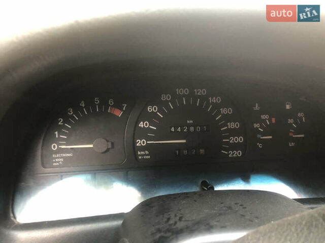 Опель Вектра 1993 в Никополе на Automoto.ua Красный Опель Вектра, объемом двигателя 2 л и пробегом 443 тыс. км за 500 $, фото 5 на Automoto.ua