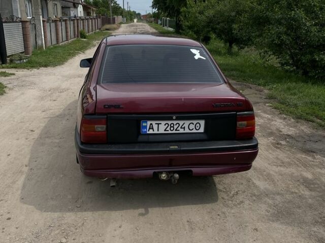 Красный Опель Вектра, объемом двигателя 1.6 л и пробегом 250 тыс. км за 1300 $, фото 3 на Automoto.ua