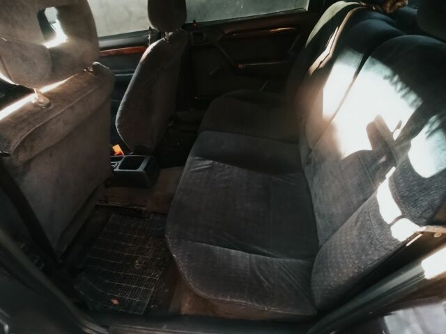 Красный Опель Вектра, объемом двигателя 2 л и пробегом 264 тыс. км за 1000 $, фото 10 на Automoto.ua