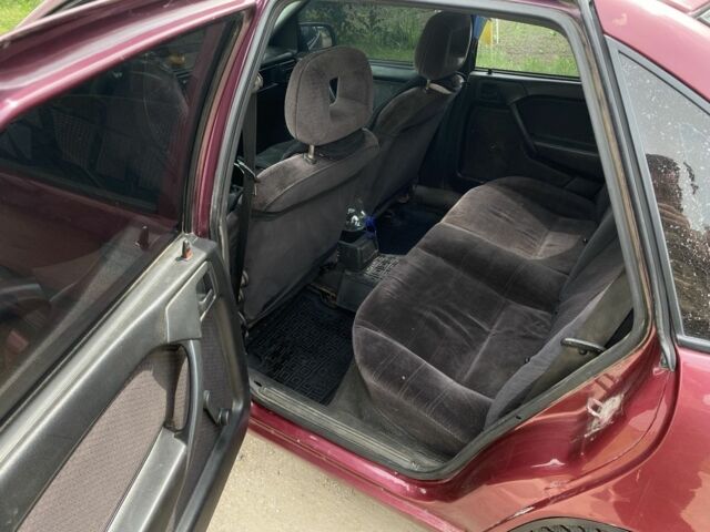 Красный Опель Вектра, объемом двигателя 1.6 л и пробегом 250 тыс. км за 1300 $, фото 4 на Automoto.ua