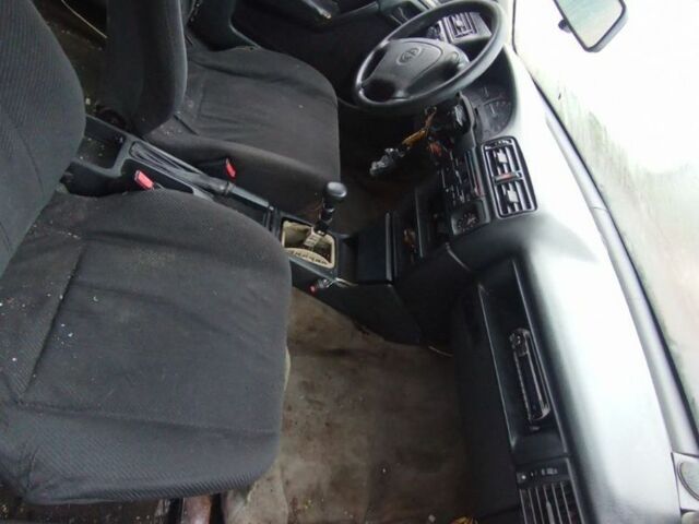 Красный Опель Вектра, объемом двигателя 2.2 л и пробегом 278 тыс. км за 800 $, фото 2 на Automoto.ua