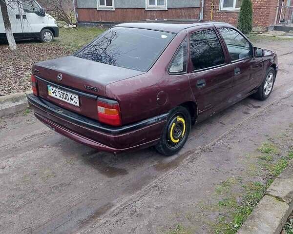 Красный Опель Вектра, объемом двигателя 1.8 л и пробегом 200 тыс. км за 650 $, фото 3 на Automoto.ua