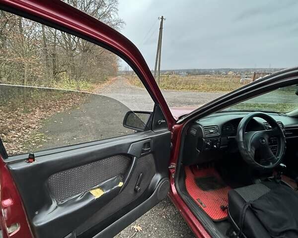 Красный Опель Вектра, объемом двигателя 1.8 л и пробегом 350 тыс. км за 1400 $, фото 7 на Automoto.ua