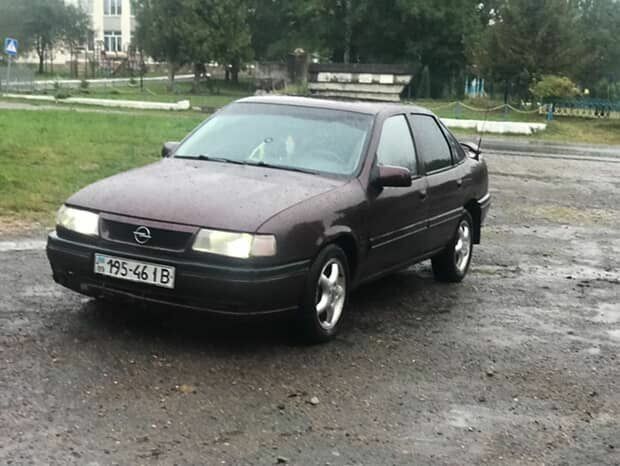 Красный Опель Вектра, объемом двигателя 2 л и пробегом 3 тыс. км за 1350 $, фото 1 на Automoto.ua