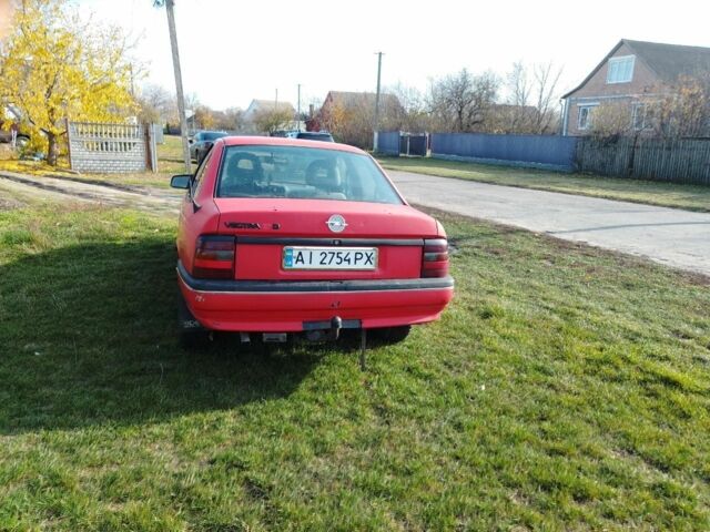Красный Опель Вектра, объемом двигателя 1.7 л и пробегом 250 тыс. км за 1200 $, фото 3 на Automoto.ua