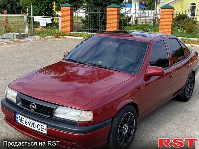 Красный Опель Вектра, объемом двигателя 1.6 л и пробегом 336 тыс. км за 2000 $, фото 7 на Automoto.ua