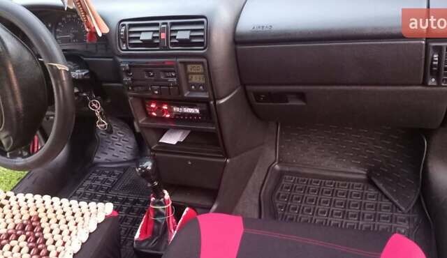 Червоний Опель Вектра, об'ємом двигуна 1.8 л та пробігом 250 тис. км за 2200 $, фото 3 на Automoto.ua