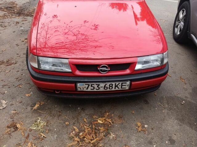Красный Опель Вектра, объемом двигателя 1 л и пробегом 320 тыс. км за 1300 $, фото 5 на Automoto.ua