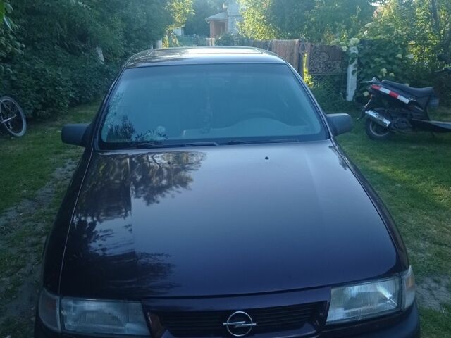 Красный Опель Вектра, объемом двигателя 2 л и пробегом 350 тыс. км за 1400 $, фото 2 на Automoto.ua
