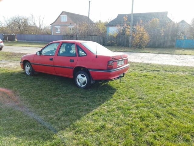 Красный Опель Вектра, объемом двигателя 1.7 л и пробегом 250 тыс. км за 1200 $, фото 2 на Automoto.ua