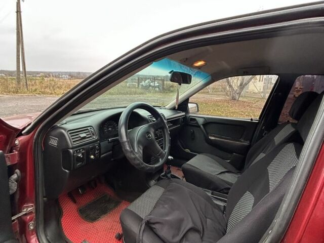 Красный Опель Вектра, объемом двигателя 1.8 л и пробегом 360 тыс. км за 1400 $, фото 6 на Automoto.ua