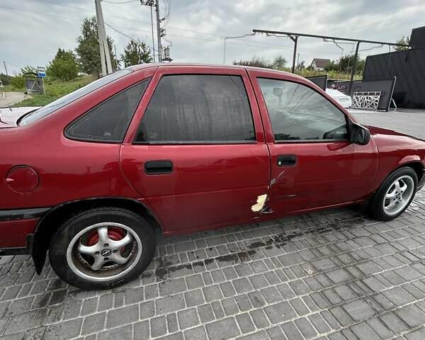 Красный Опель Вектра, объемом двигателя 1.8 л и пробегом 350 тыс. км за 1400 $, фото 5 на Automoto.ua