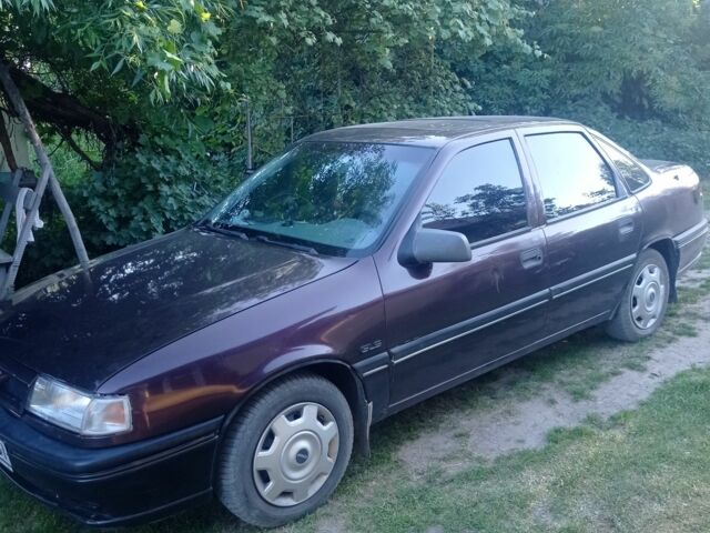 Красный Опель Вектра, объемом двигателя 2 л и пробегом 350 тыс. км за 1400 $, фото 1 на Automoto.ua