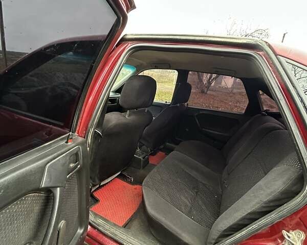 Красный Опель Вектра, объемом двигателя 1.8 л и пробегом 350 тыс. км за 1400 $, фото 9 на Automoto.ua