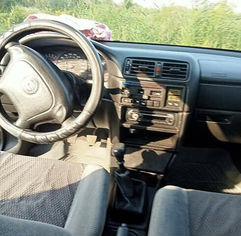 Опель Вектра 1995 в Ровно на Automoto.ua Красный Опель Вектра, объемом двигателя 1.8 л и пробегом 280 тыс. км за 1999 $, фото 7 на Automoto.ua