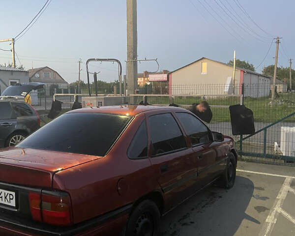 Красный Опель Вектра, объемом двигателя 1.8 л и пробегом 280 тыс. км за 1600 $, фото 2 на Automoto.ua